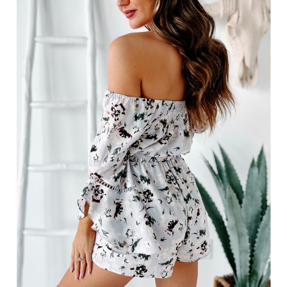 Floral Day Dream Cut Out Floral Romper - Picture 2 of 5